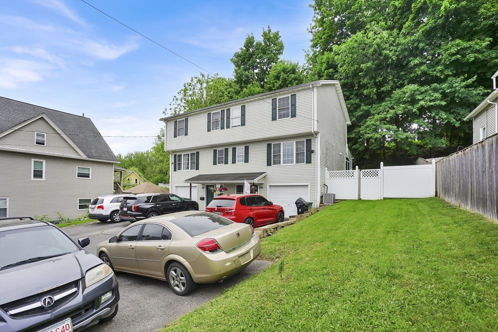 264 E Main St