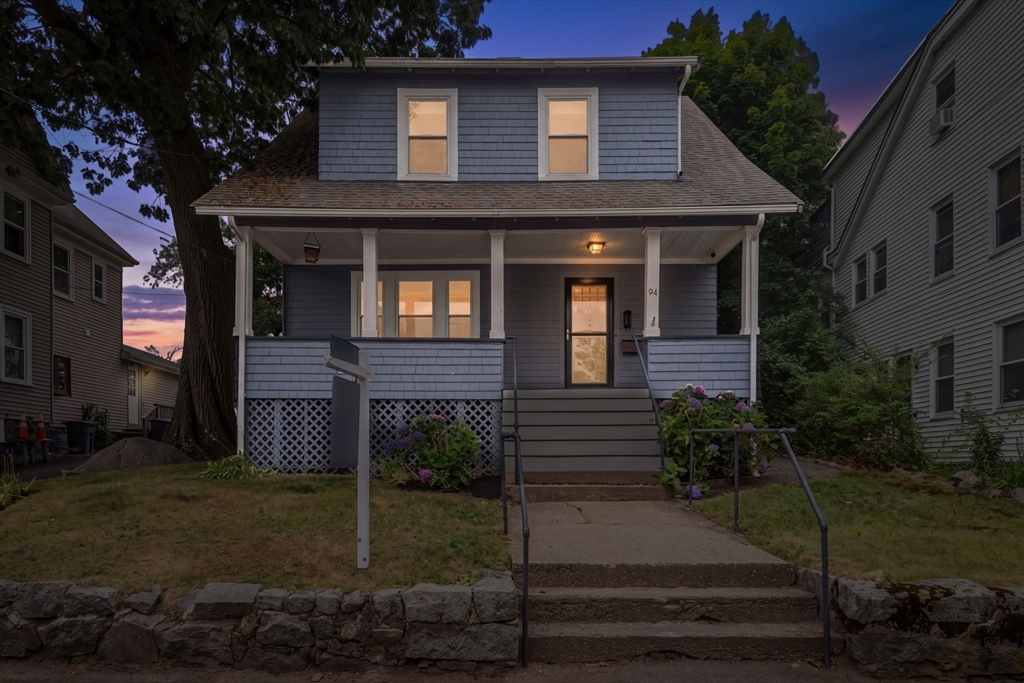 Click for 94 Town Hill St, Quincy, MA slideshow Click for 94 Town Hill St, Quincy, MA slideshow