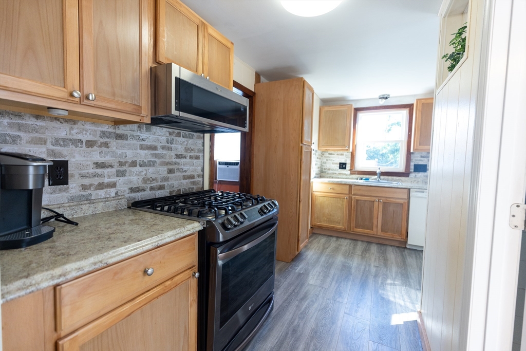 181 Grovers Ave