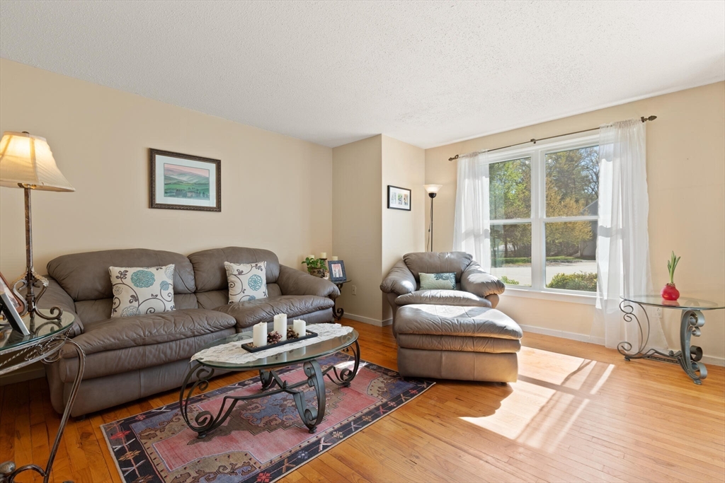 10 Groton Road E4