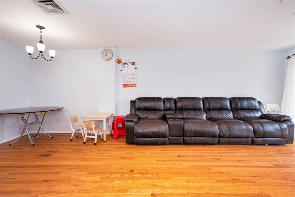 230 Willard St 204