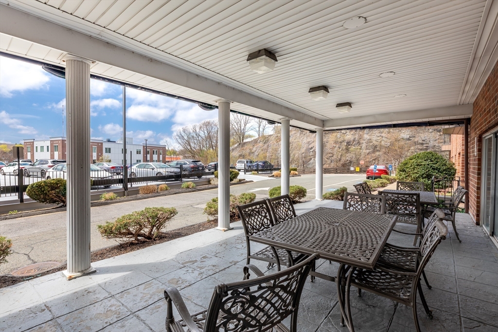 230 Willard St 204