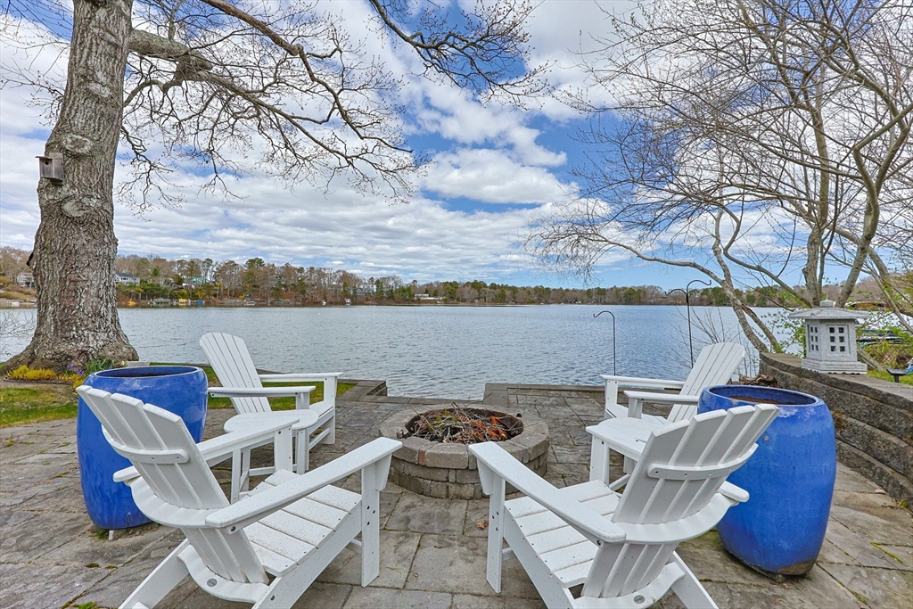 100 Lakeview Blvd