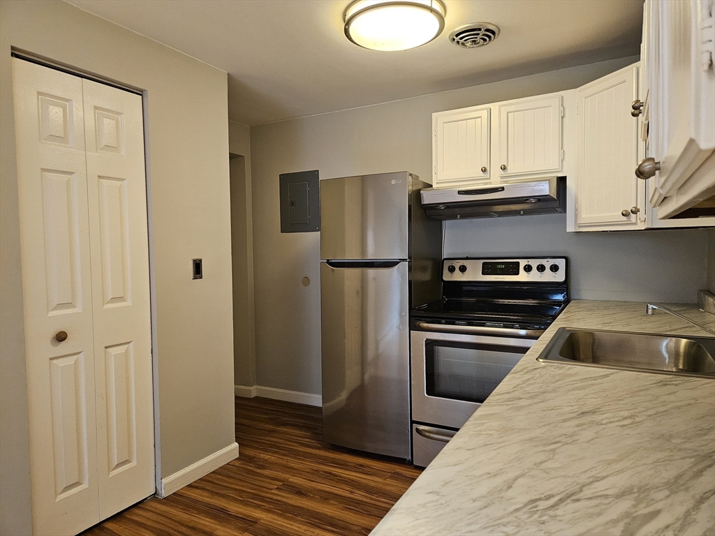 38 Carey Ave #3, Watertown, MA Photo #2