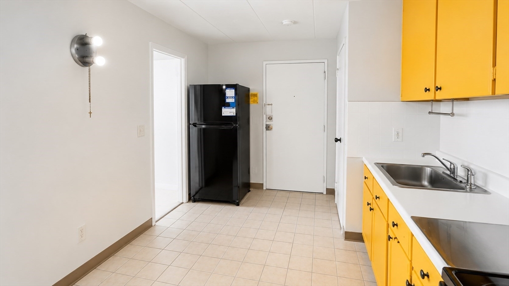 126 Beaver St 4