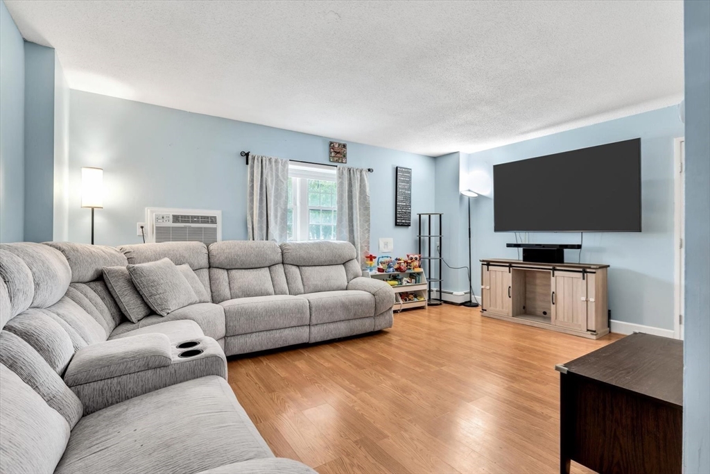 17 Chapel Hill Dr 1