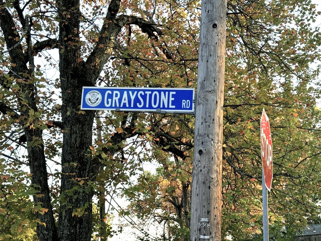 5 Graystone Rd