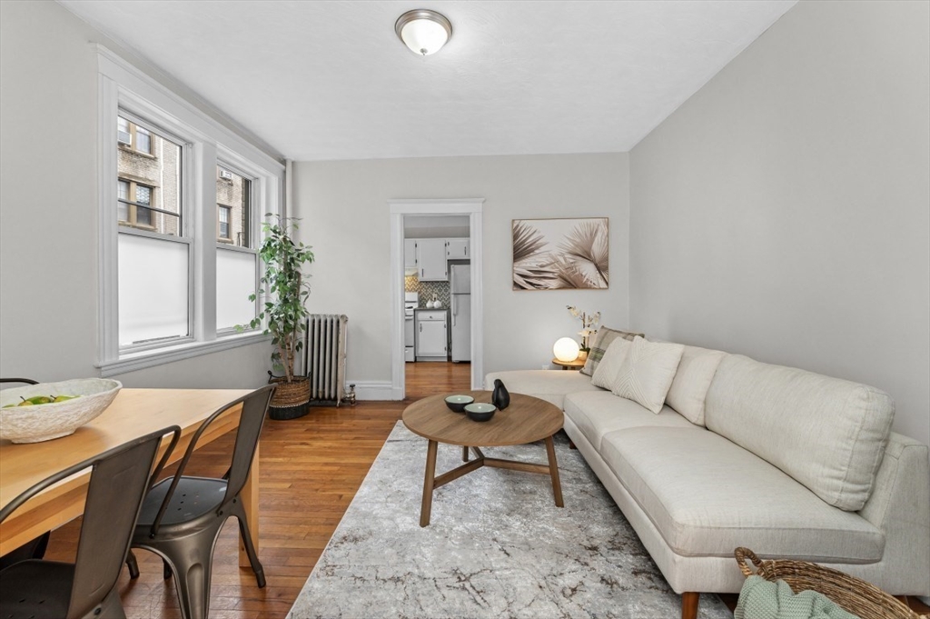 8 Kinross Rd 2