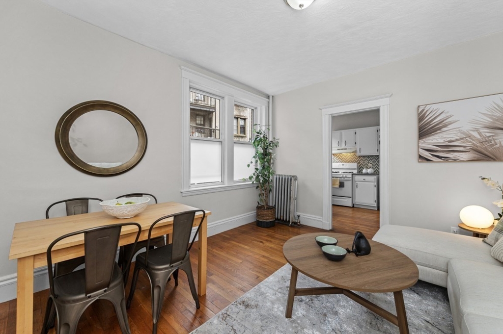 8 Kinross Rd 2