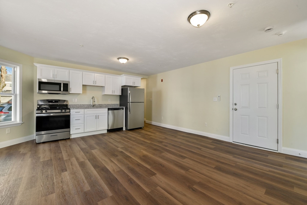 9 Waverly St 2