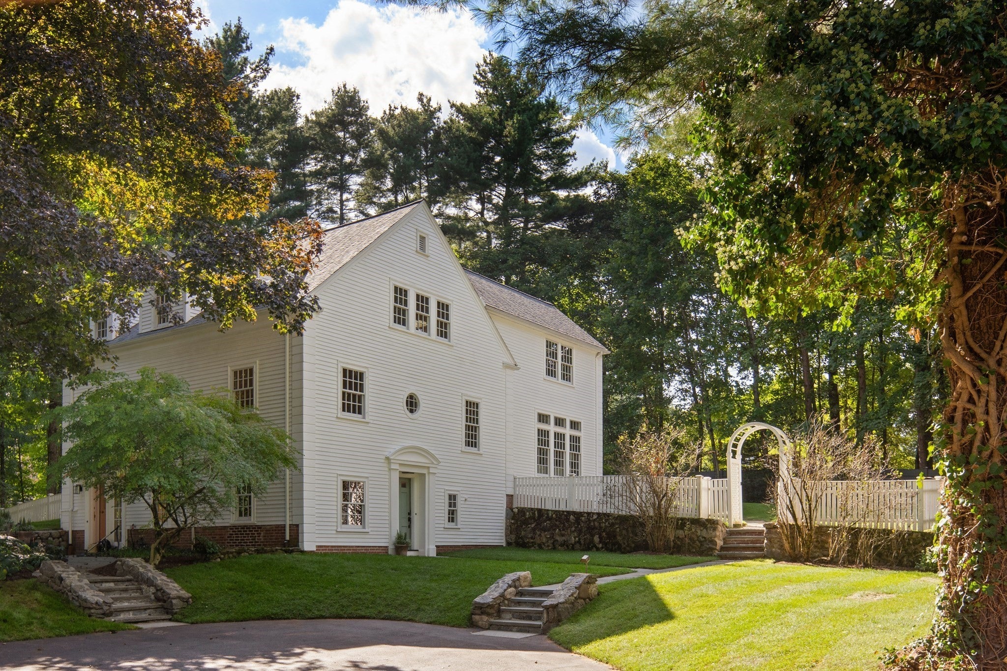 Photo of 4 Cedar Road, Lincoln, MA