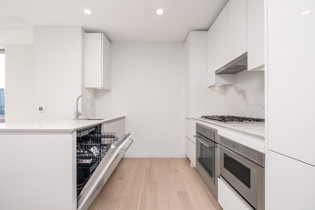 135 Seaport Blvd 1508