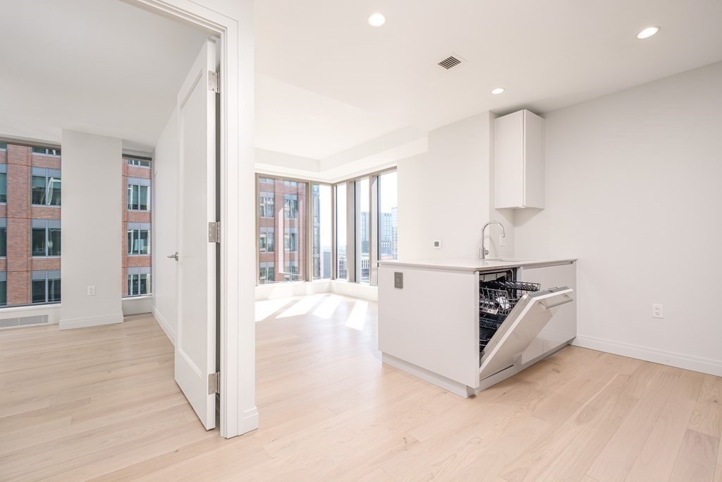 135 Seaport Blvd 1508