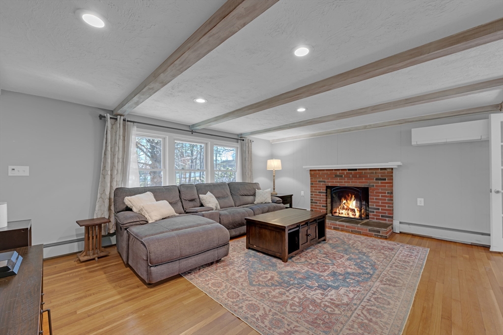 3 Santom St, Auburn, MA Photo #14