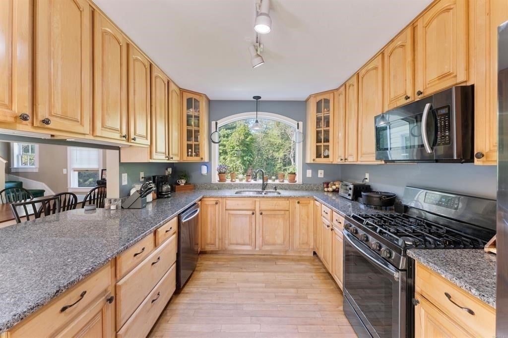 1530 Hartford Pike, Killingly, CT Photo #4