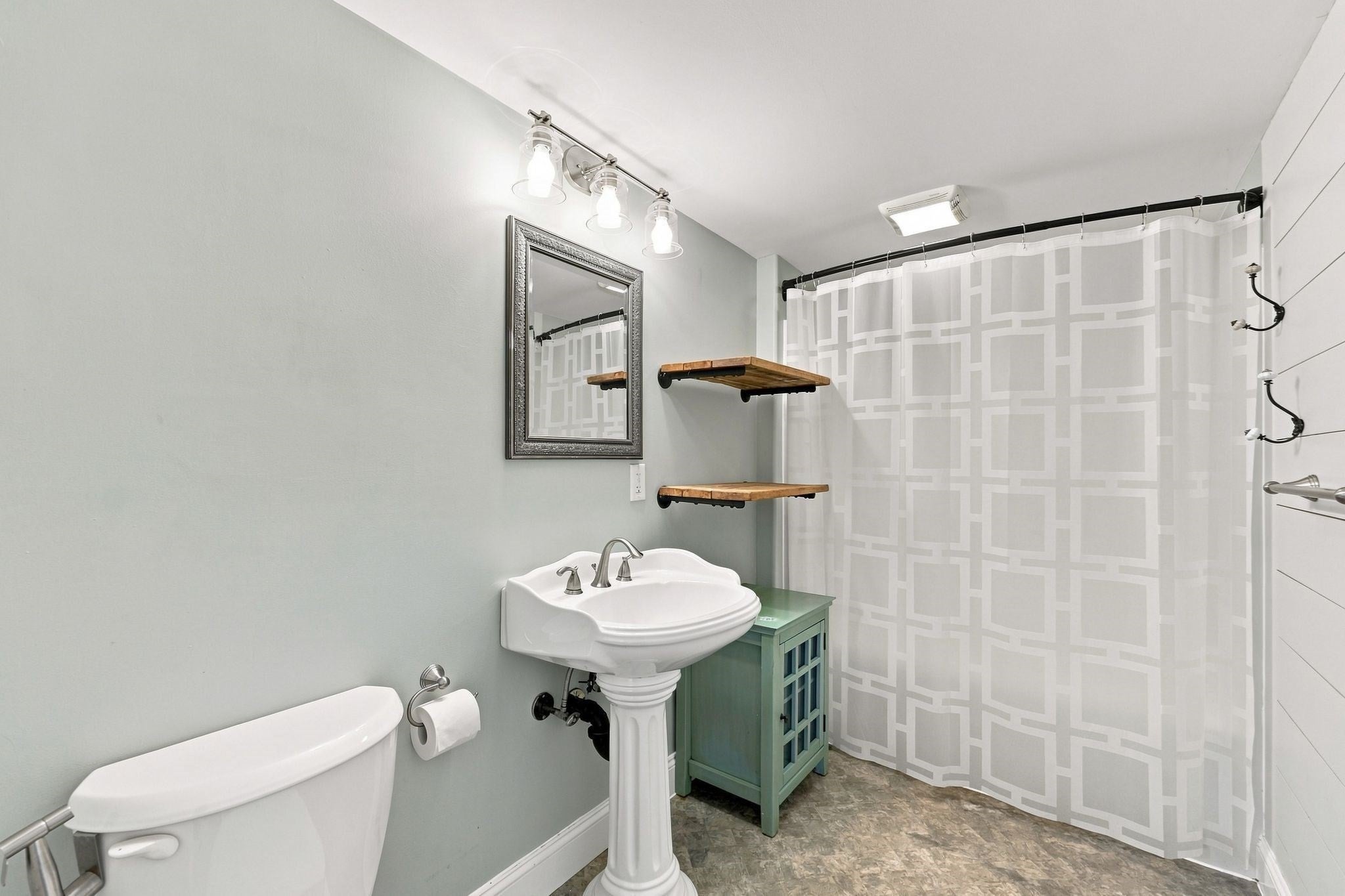 20 Sunset Ave, South Hadley, MA Photo #28