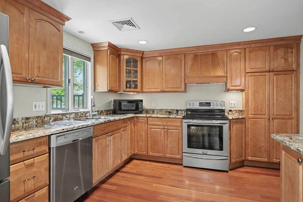 28 Edgemere St