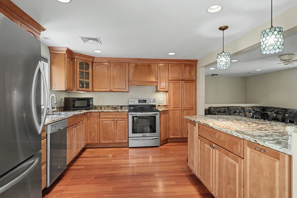 28 Edgemere St