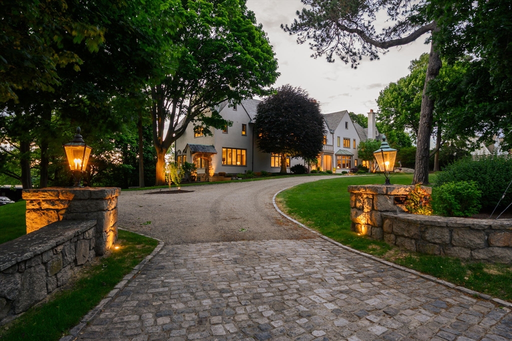 7 Baileys Causeway