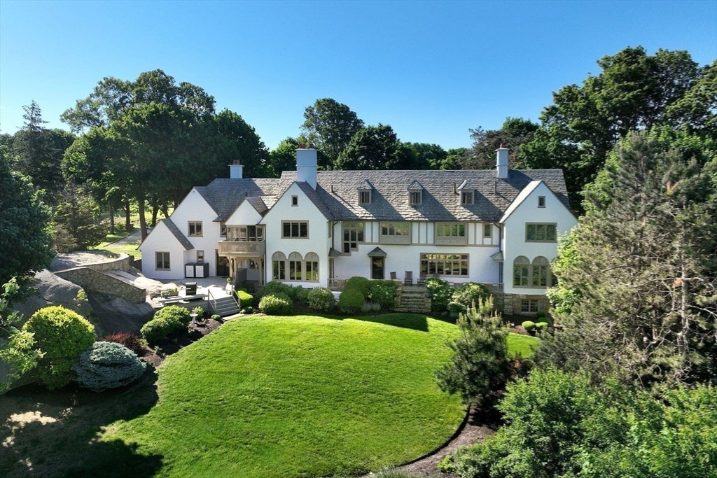 7 Baileys Causeway