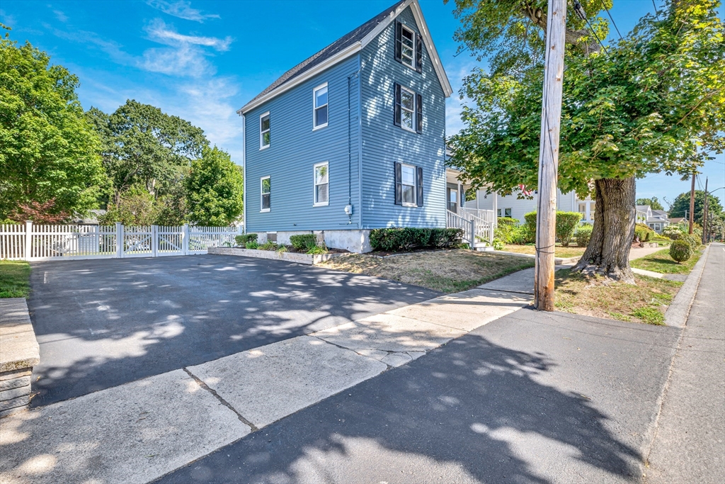 31 Ashton St
