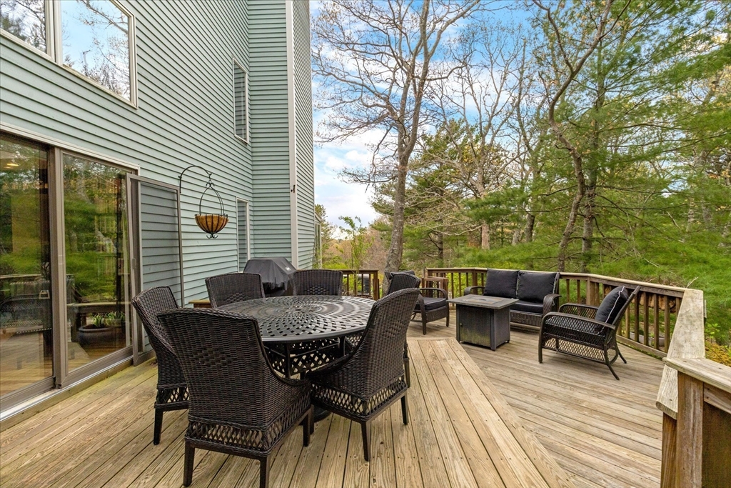 87 Rockledge Dr
