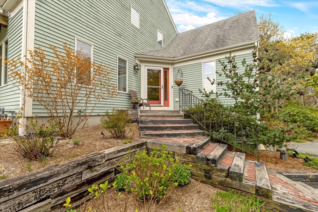 87 Rockledge Dr
