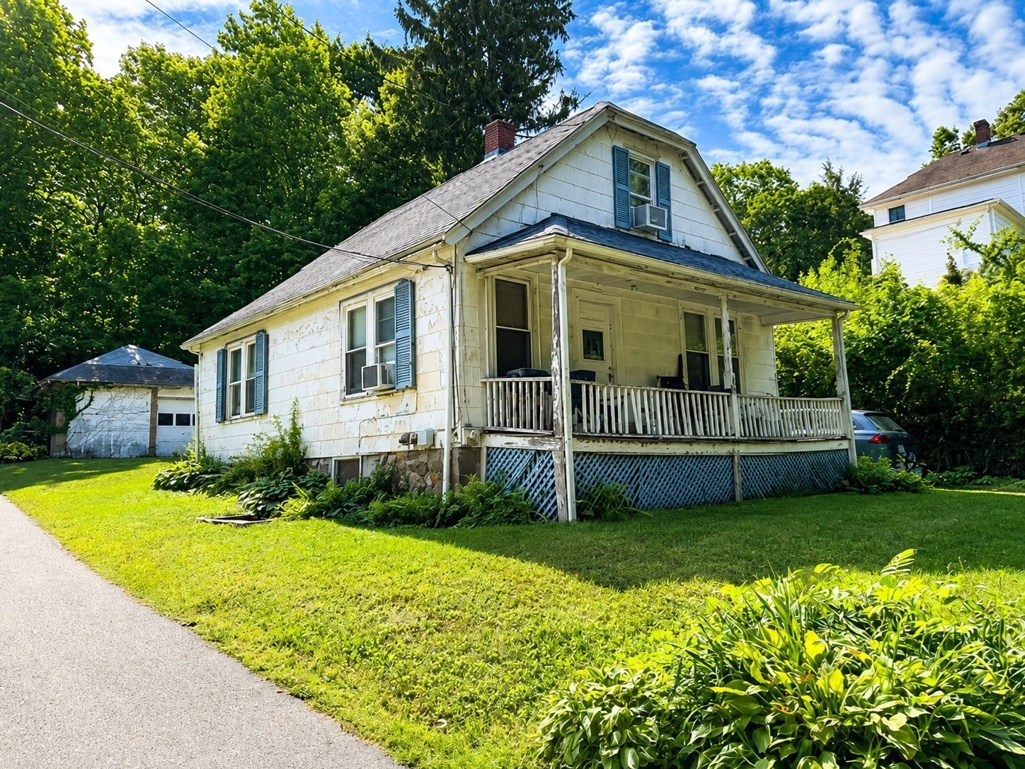 62 Hyde Park St