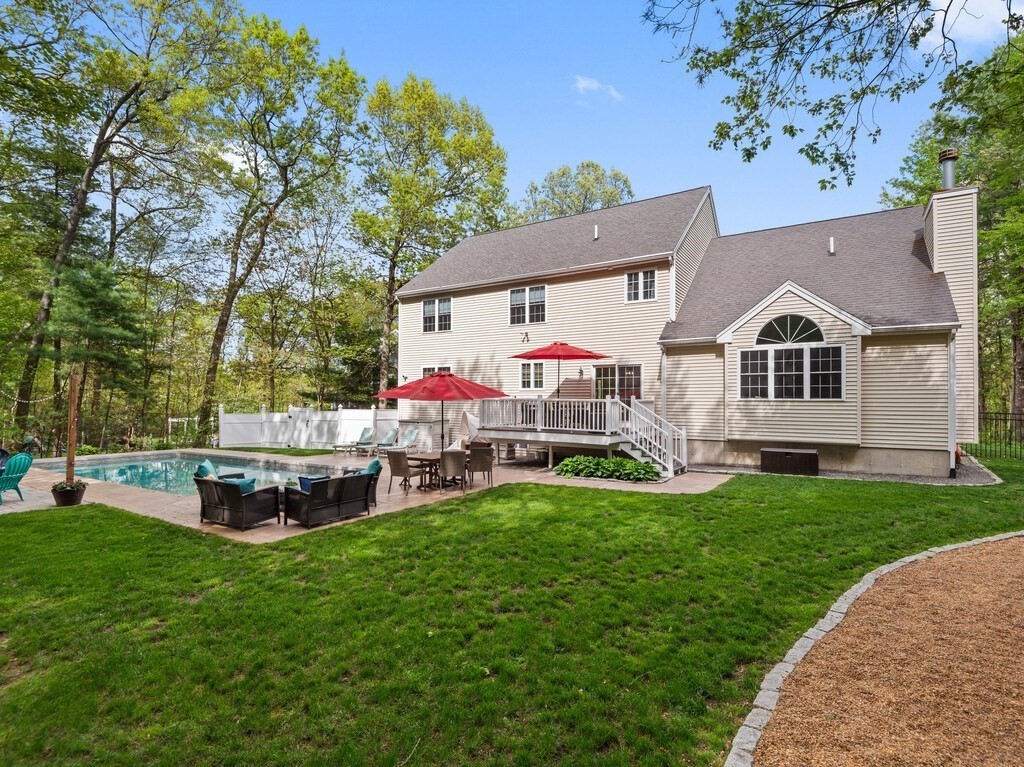 381 Lincoln Cir