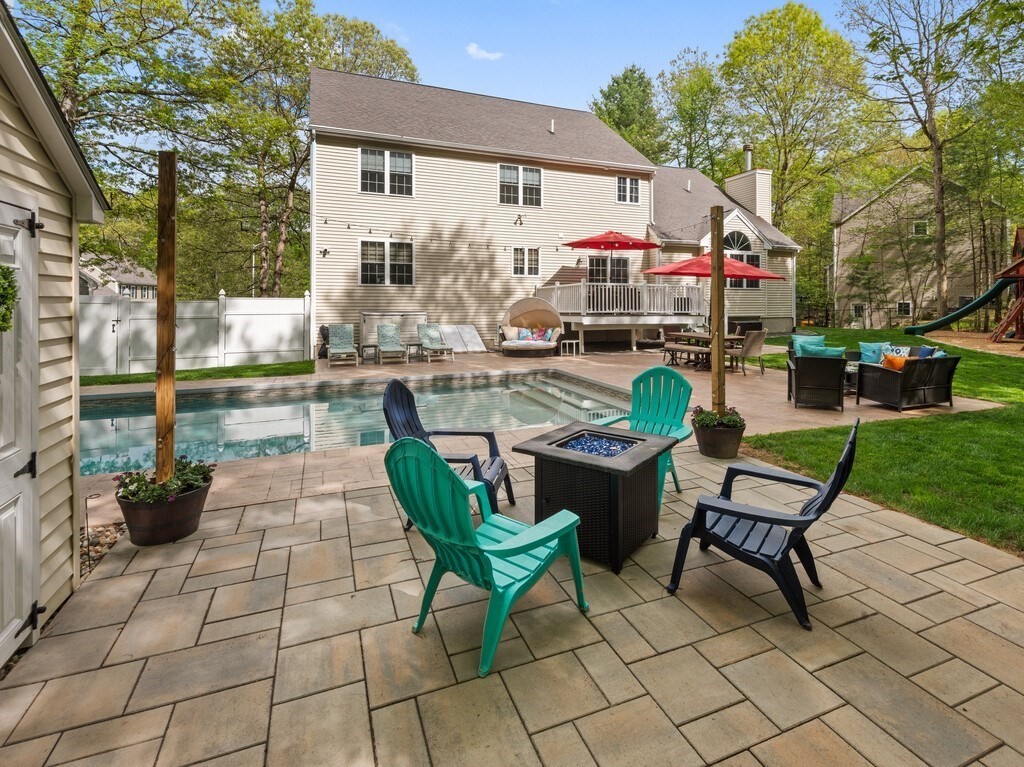 381 Lincoln Cir