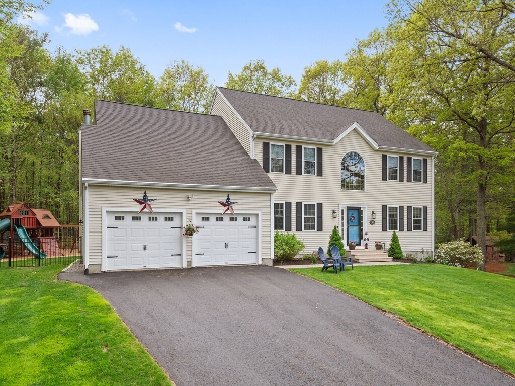 381 Lincoln Cir