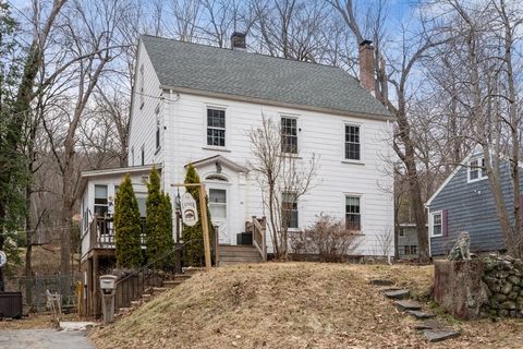 84 Park Ave Southbridge MA 01550