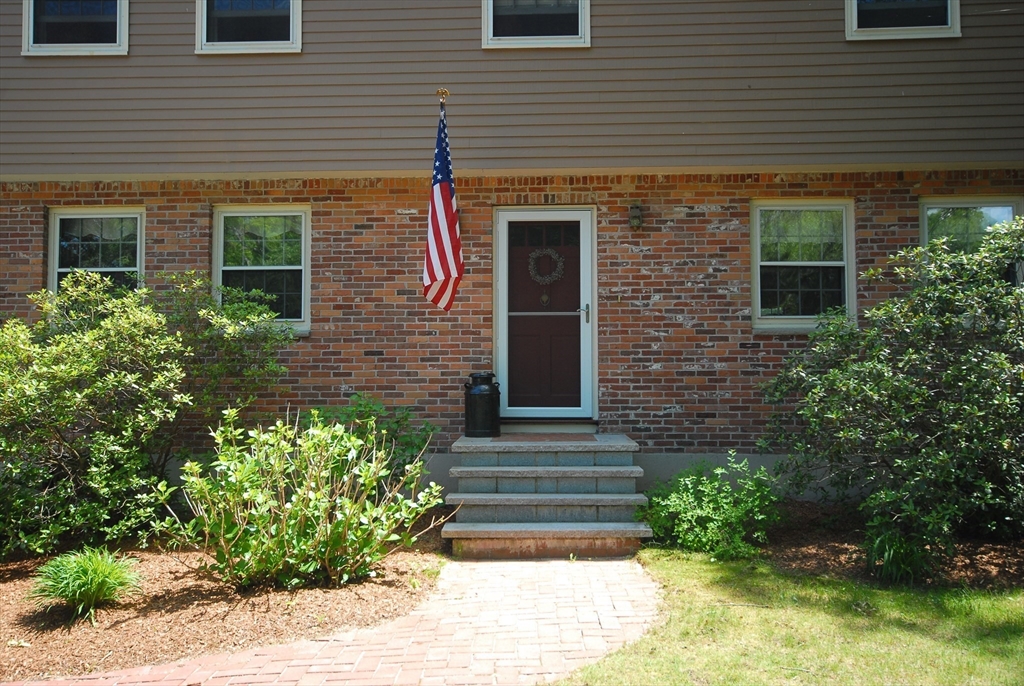 7 Country Ln