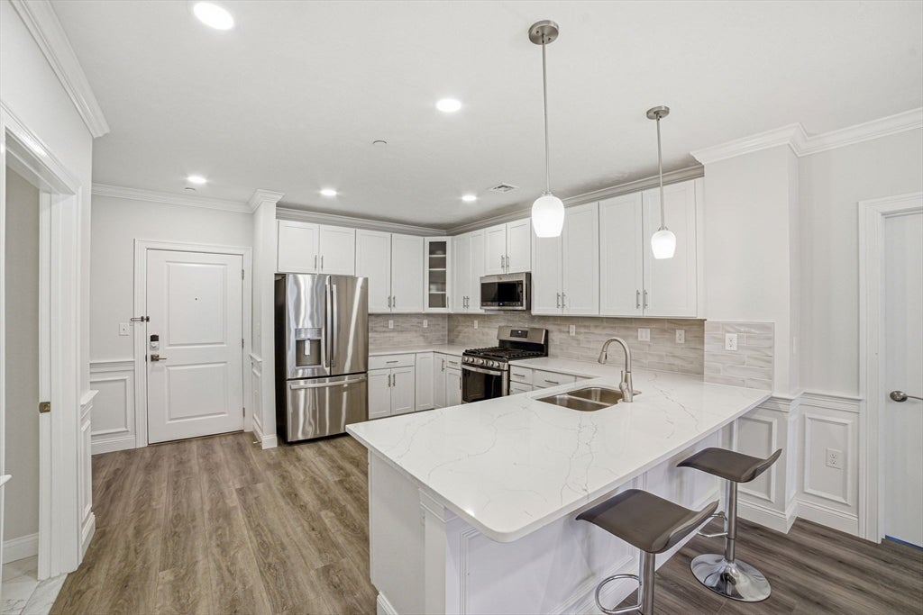 320 Middlesex Ave D208