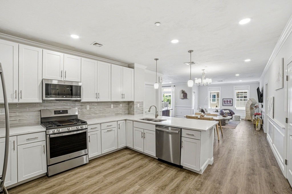 320 Middlesex Ave D208
