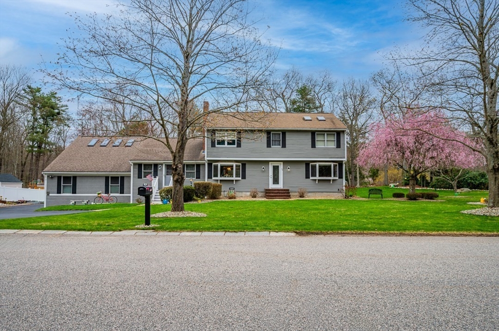 39 Dwelley Ave