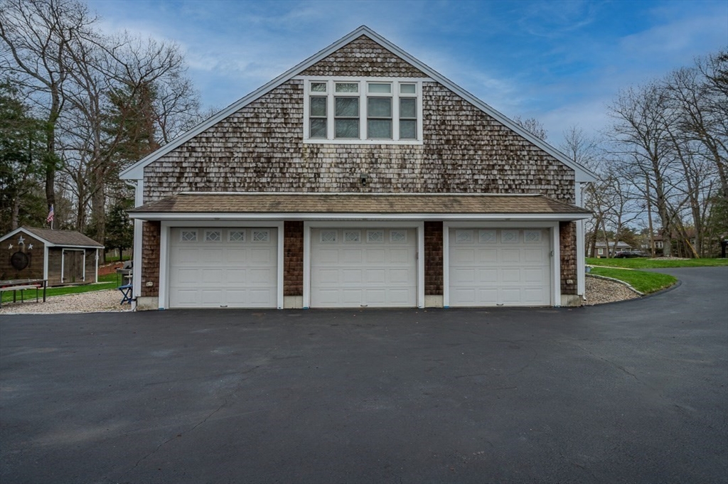 39 Dwelley Ave
