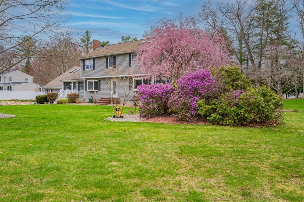 39 Dwelley Ave