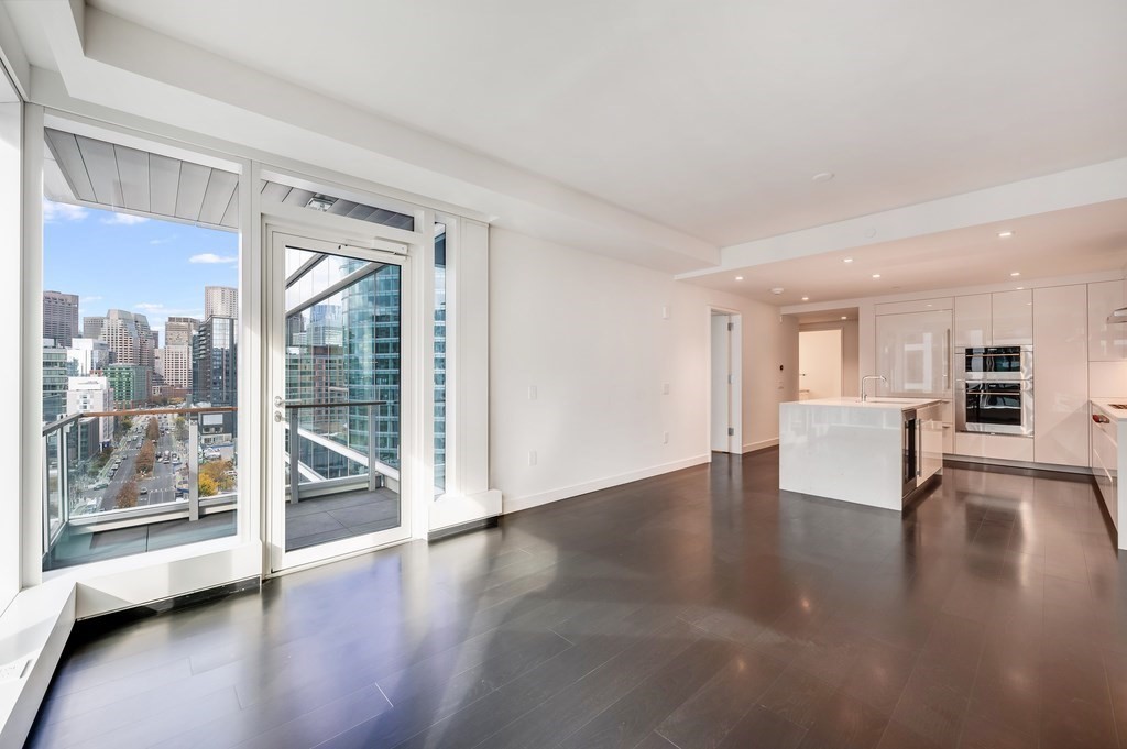 150 Seaport Blvd 17A