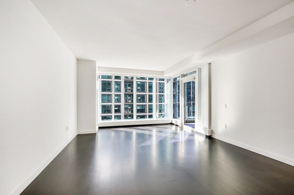 150 Seaport Blvd 17A