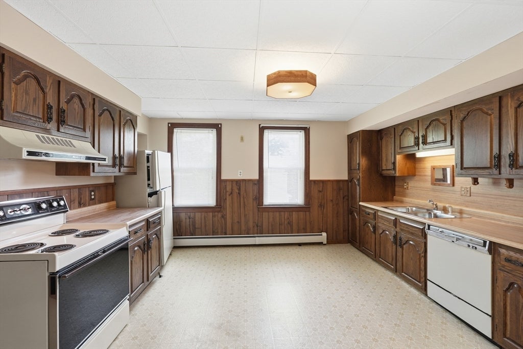 16 Dartmouth St, Worcester, MA, 16 Dartmouth St, Worcester, MA Photo #9