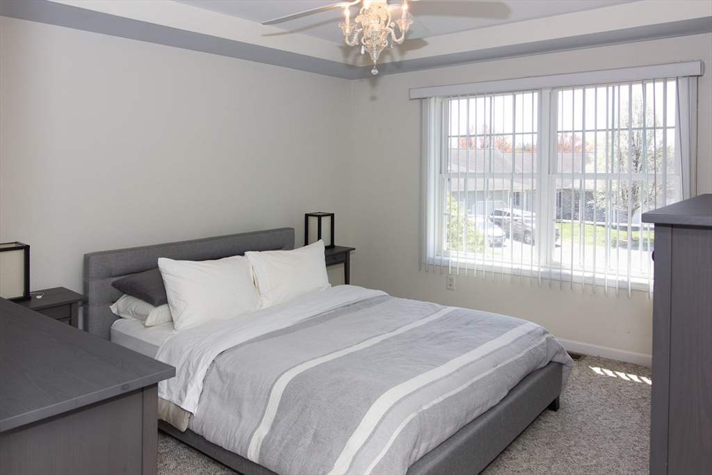 Chicopee, Massachusetts 01020, United States, 2 Bedrooms Bedrooms, ,2 BathroomsBathrooms,Residential,Contingent,117732