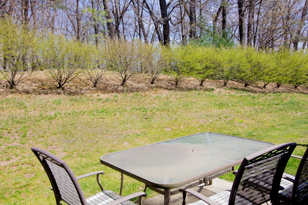 Chicopee, Massachusetts 01020, United States, 2 Bedrooms Bedrooms, ,2 BathroomsBathrooms,Residential,Contingent,117732