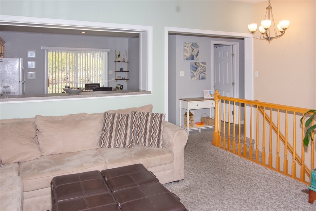 Chicopee, Massachusetts 01020, United States, 2 Bedrooms Bedrooms, ,2 BathroomsBathrooms,Residential,Contingent,117732