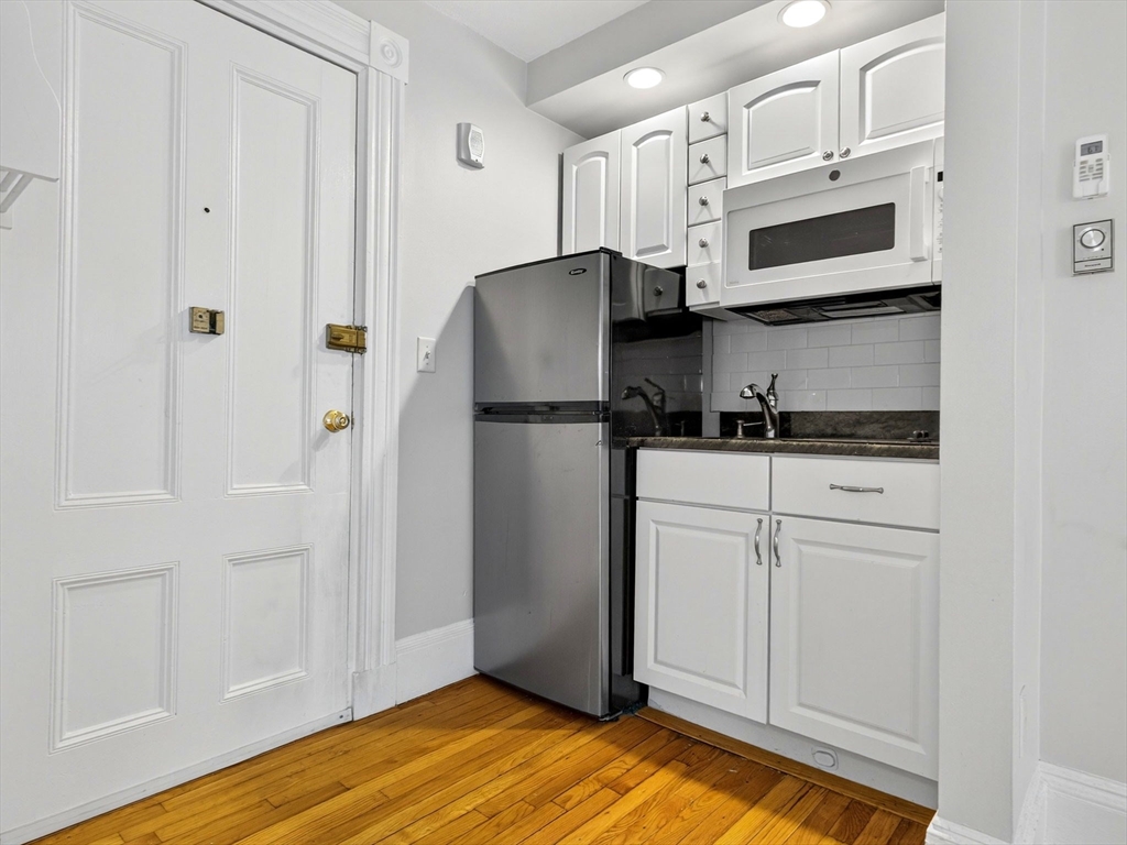 232 Newbury Street 32