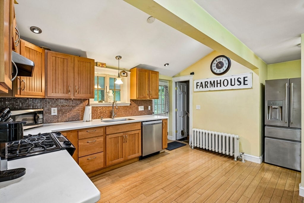 552 Plain St, Stoughton, MA, 552 Plain St, Stoughton, MA Photo #14