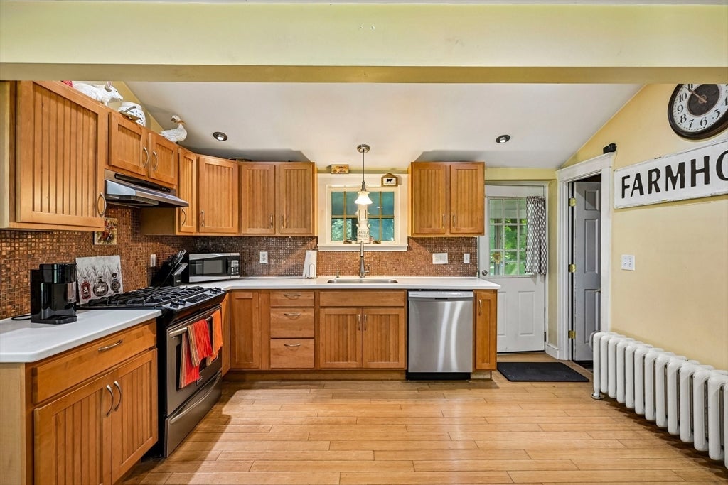 552 Plain St, Stoughton, MA, 552 Plain St, Stoughton, MA Photo #13
