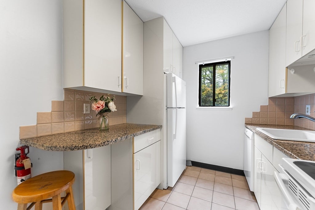 42 Village Brook Ln #42, Natick, MA, 42 Village Brook Ln #42, Natick, MA Photo #6