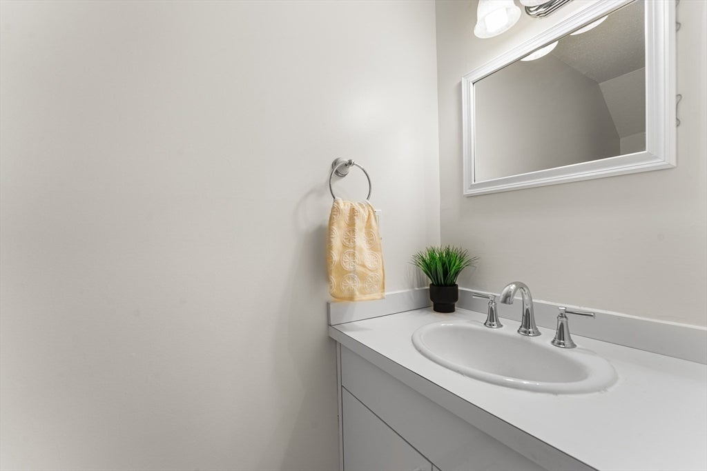 42 Village Brook Ln #42, Natick, MA, 42 Village Brook Ln #42, Natick, MA Photo #7
