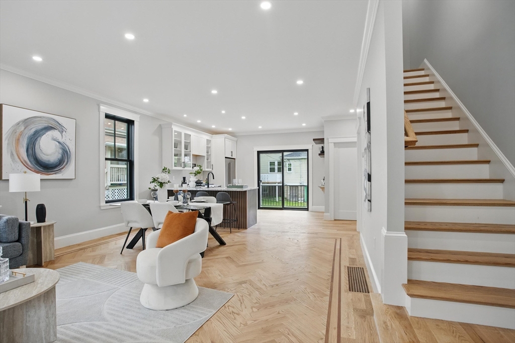 61 Lyndhurst Street A